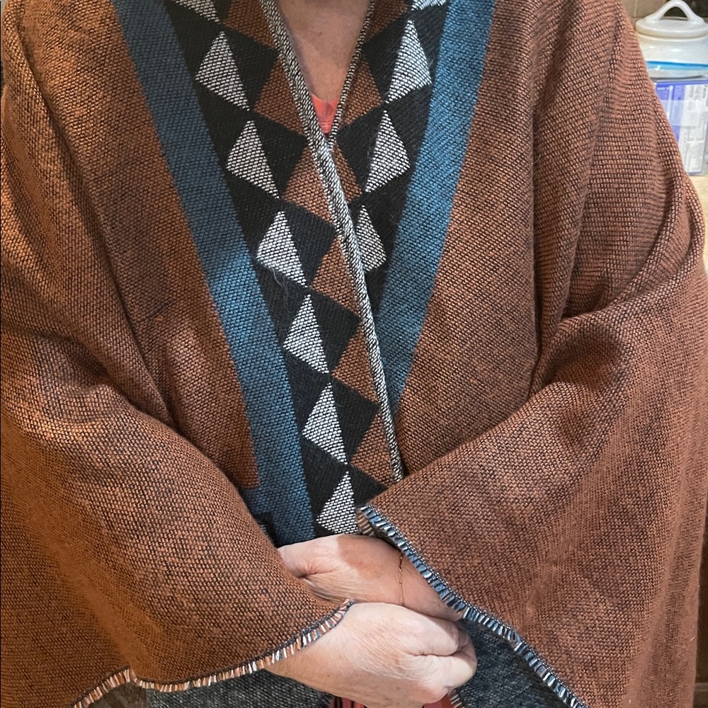 Shyanne Southwest Geometric Knit Poncho /Throw - Picture 6 of 7